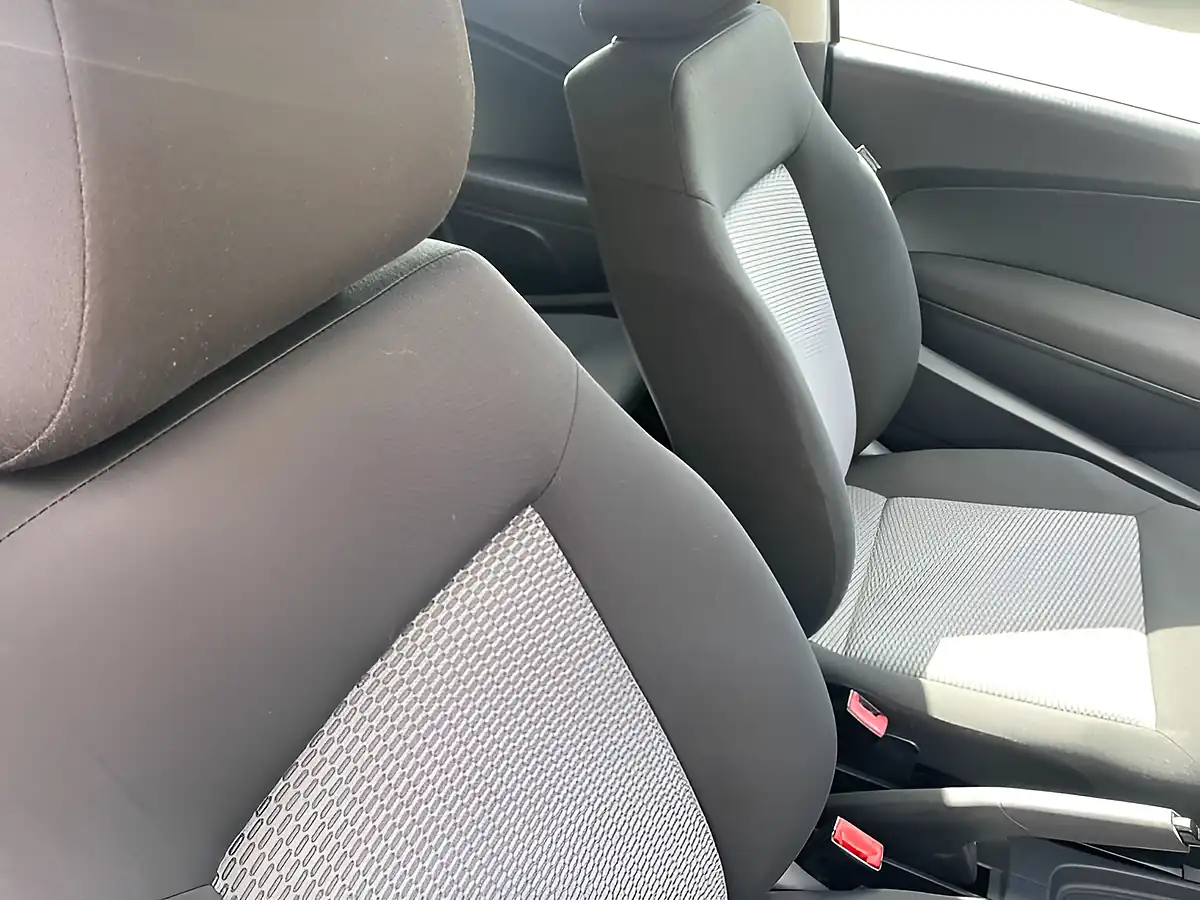 Used 2011 Volkswagen Polo S Silver - Interior and Exterior details 16