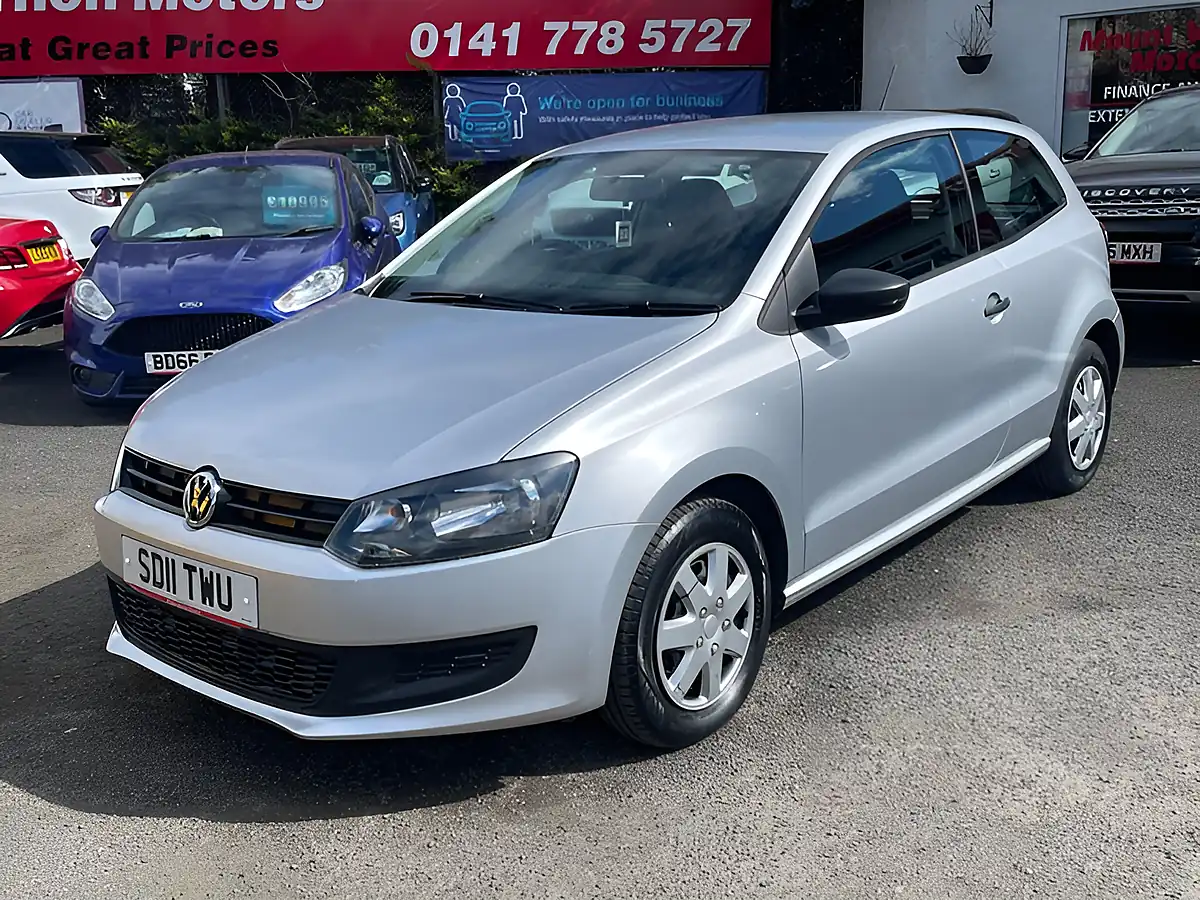 Used 2011 Volkswagen Polo S Silver - Interior and Exterior details 4