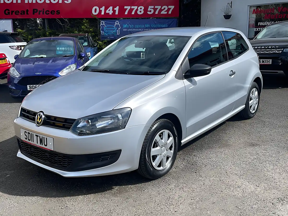 Used 2011 Volkswagen Polo S Silver - Interior and Exterior details 6