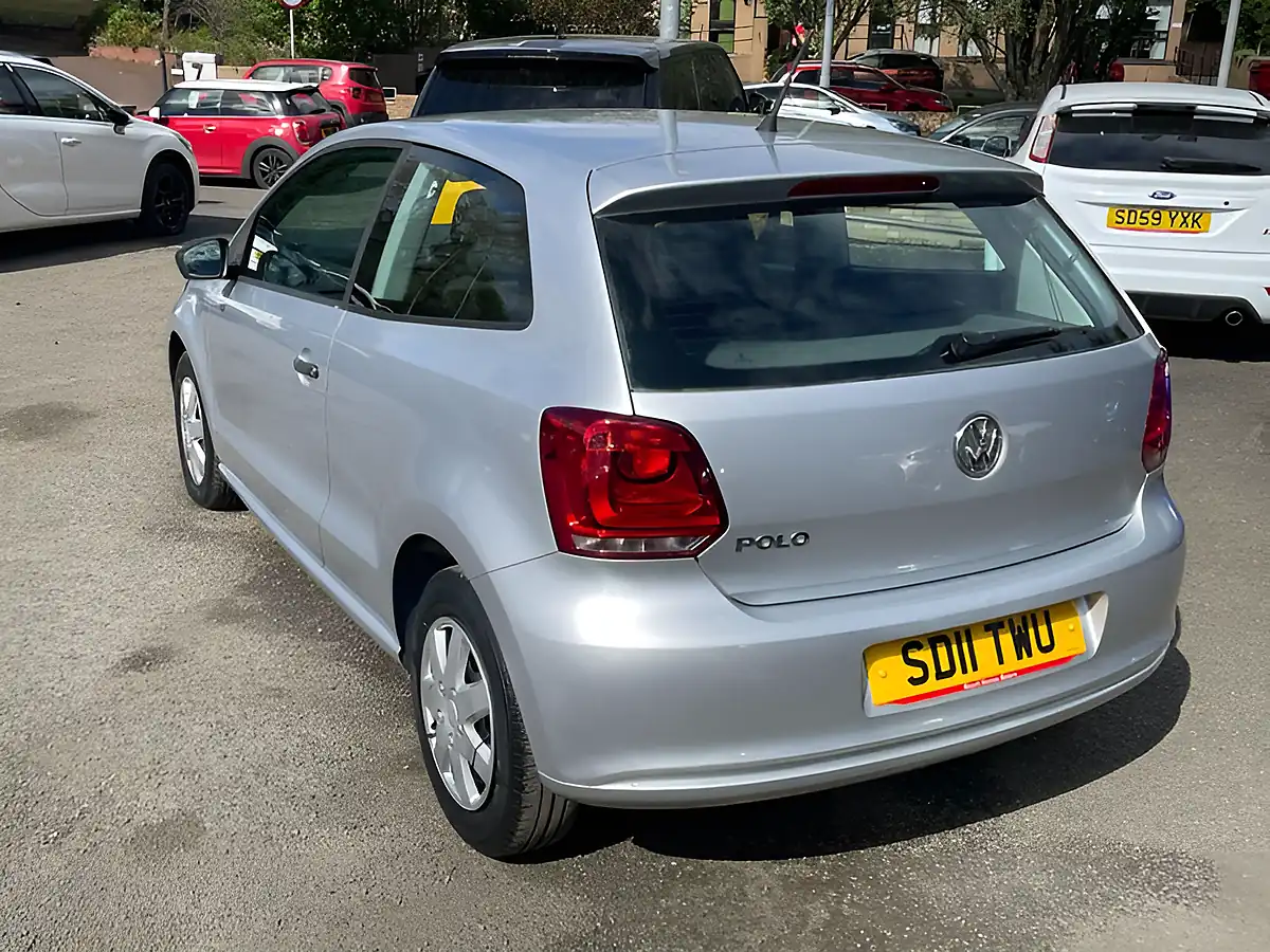 Used 2011 Volkswagen Polo S Silver - Interior and Exterior details 8