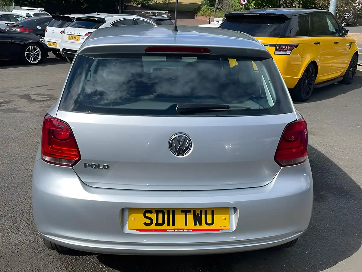 Used 2011 Volkswagen Polo S Silver - Interior and Exterior details 9
