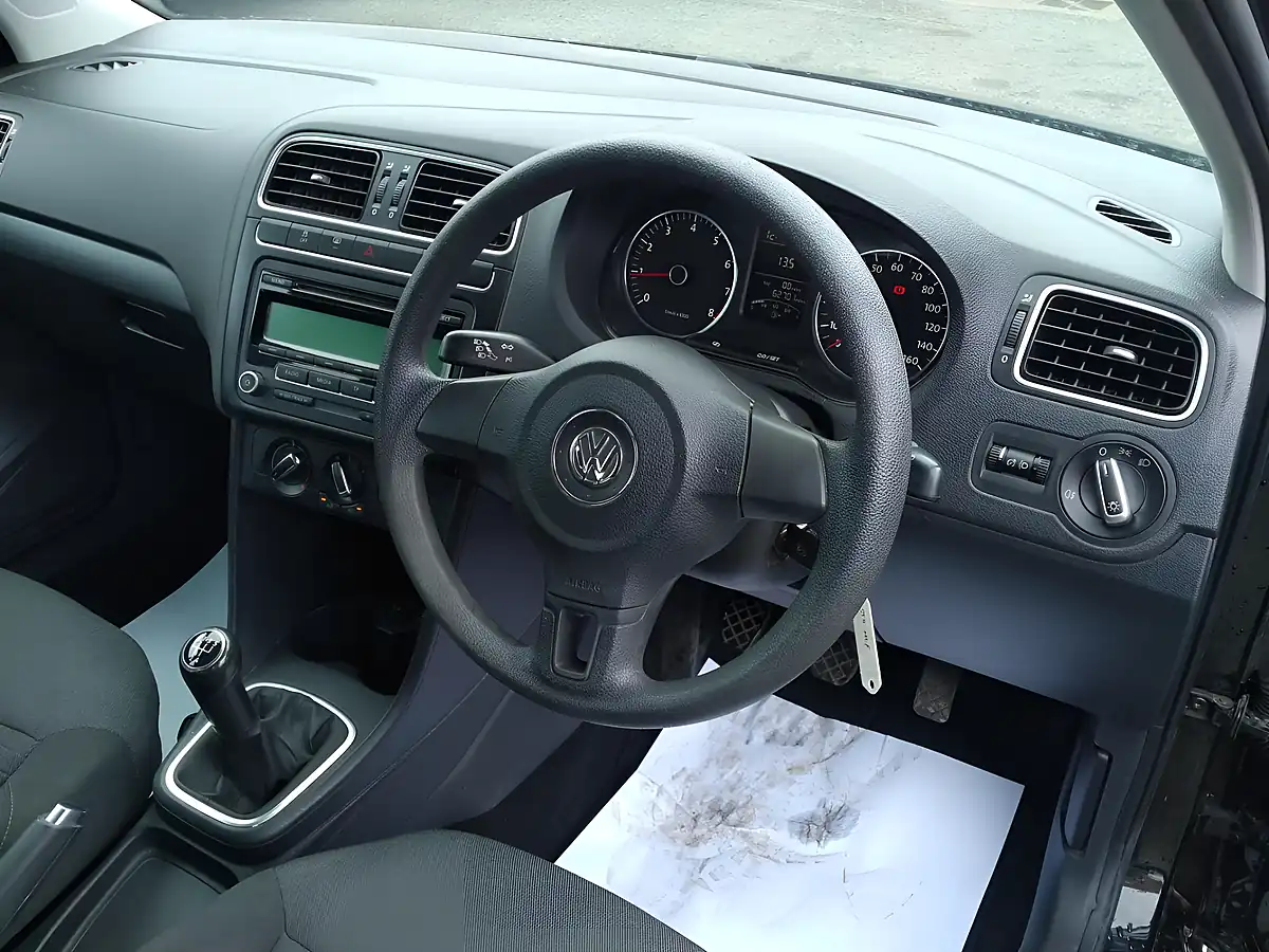 Used 2011 Volkswagen Polo Se Black - Interior and Exterior details 13