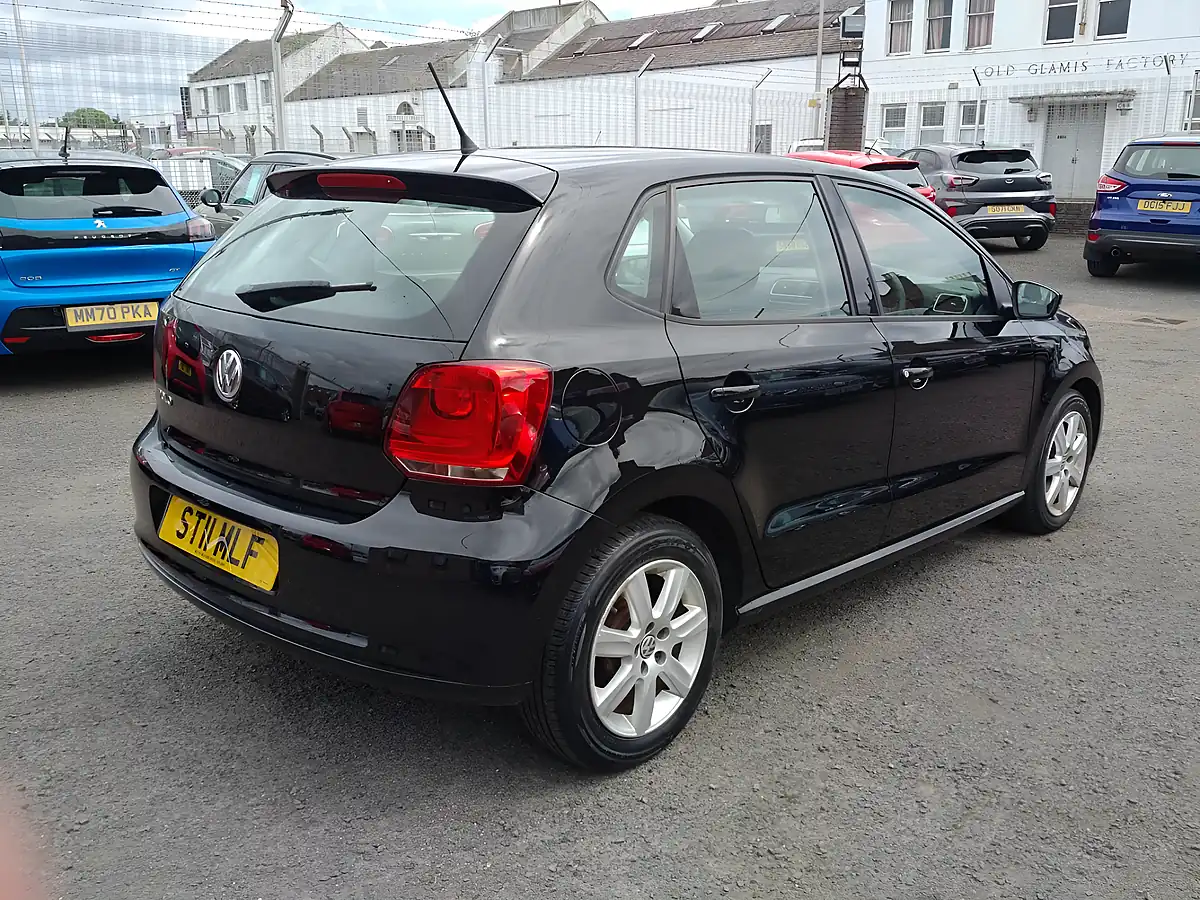 Used 2011 Volkswagen Polo Se Black - Interior and Exterior details 6