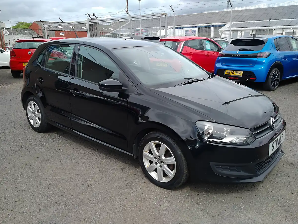 Used 2011 Volkswagen Polo Se Black - Interior and Exterior details 9