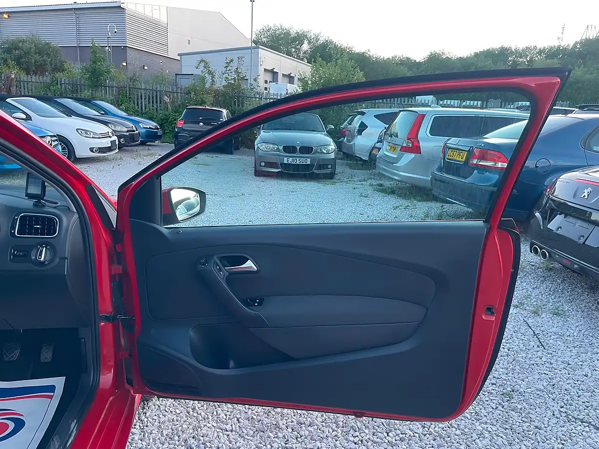 Used 2011 Volkswagen Polo Se Euro 5 3dr Orange - Interior and Exterior details 13