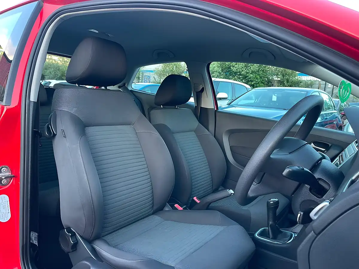 Used 2011 Volkswagen Polo Se Euro 5 3dr Orange - Interior and Exterior details 9