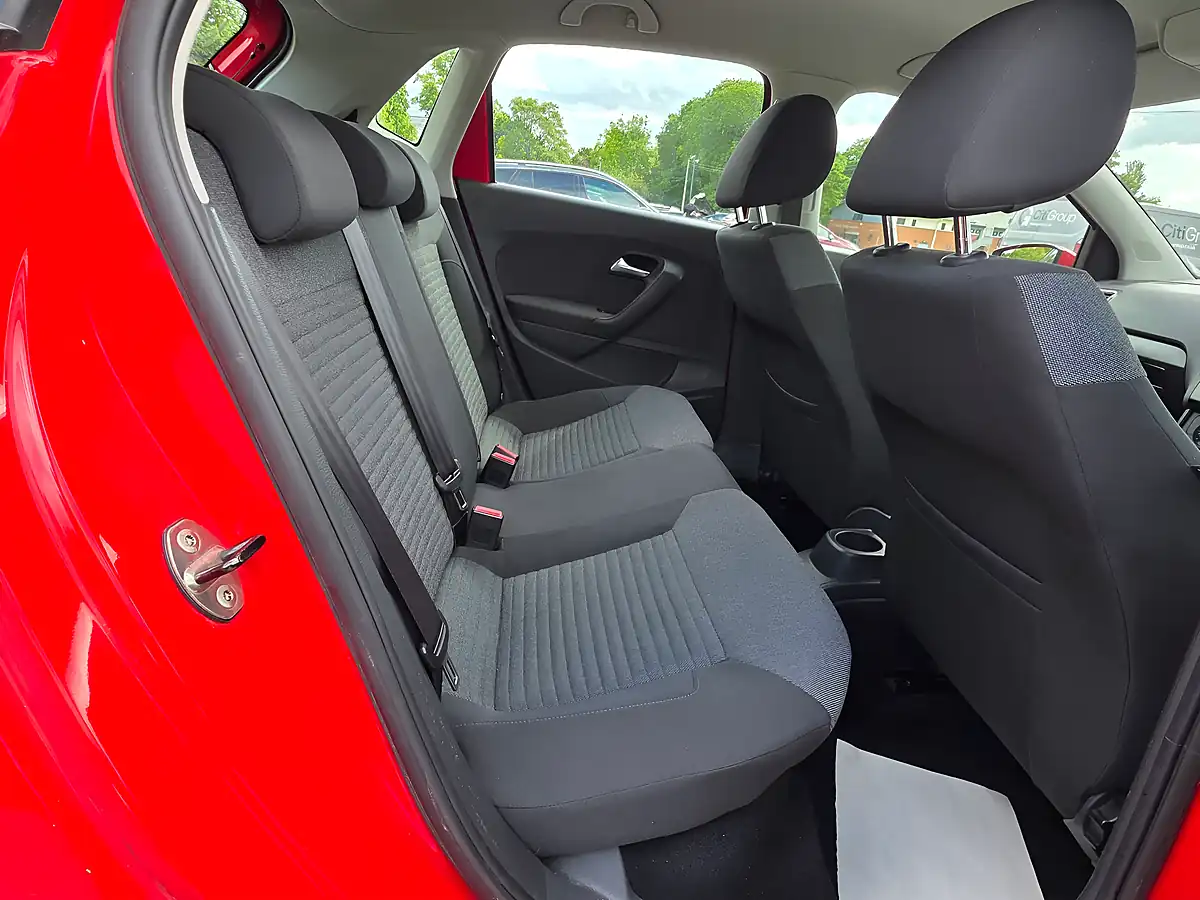 Used 2011 Volkswagen Polo Se Red - Interior and Exterior details 11