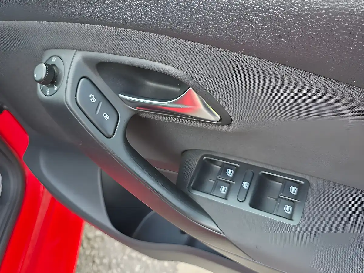 Used 2011 Volkswagen Polo Se Red - Interior and Exterior details 13