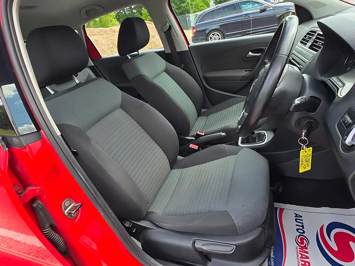 Used 2011 Volkswagen Polo Se Red - Interior and Exterior details 14