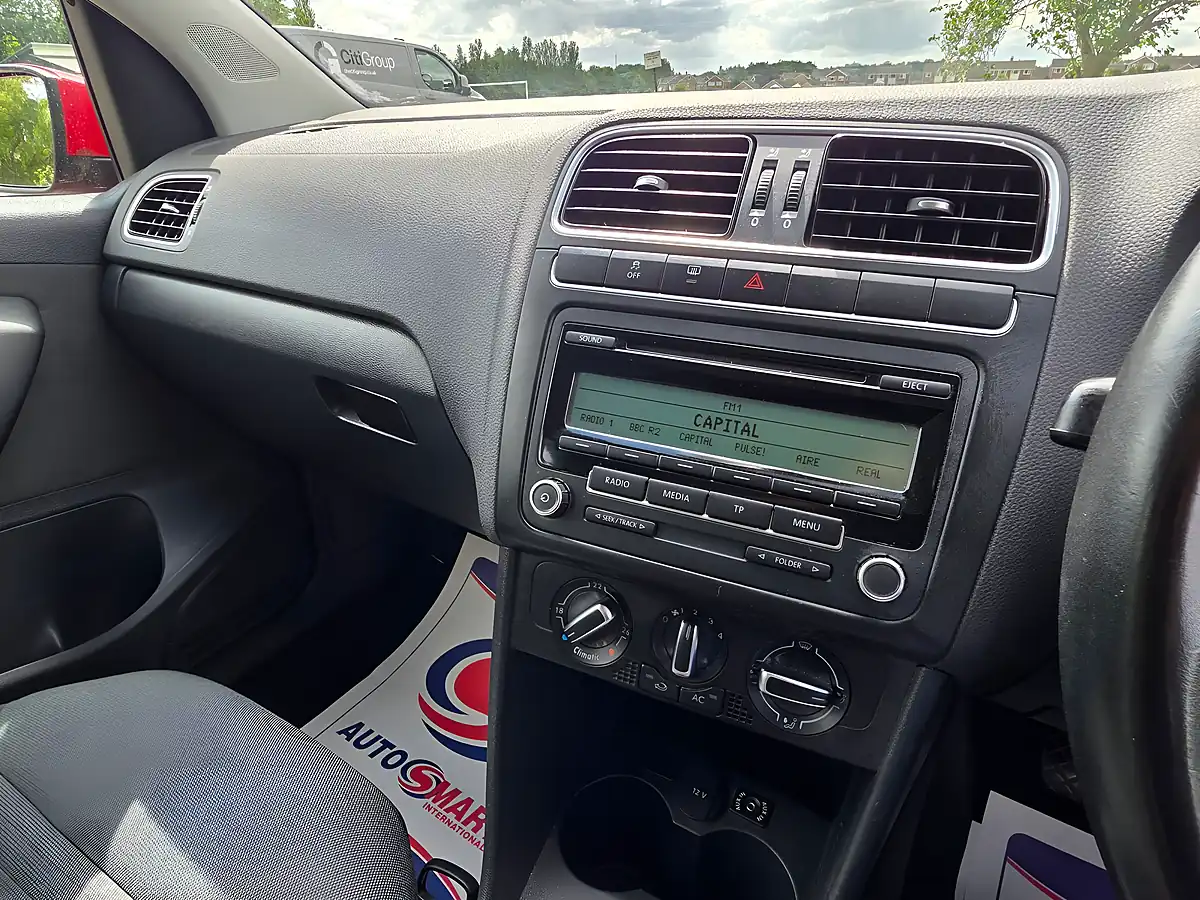 Used 2011 Volkswagen Polo Se Red - Interior and Exterior details 16