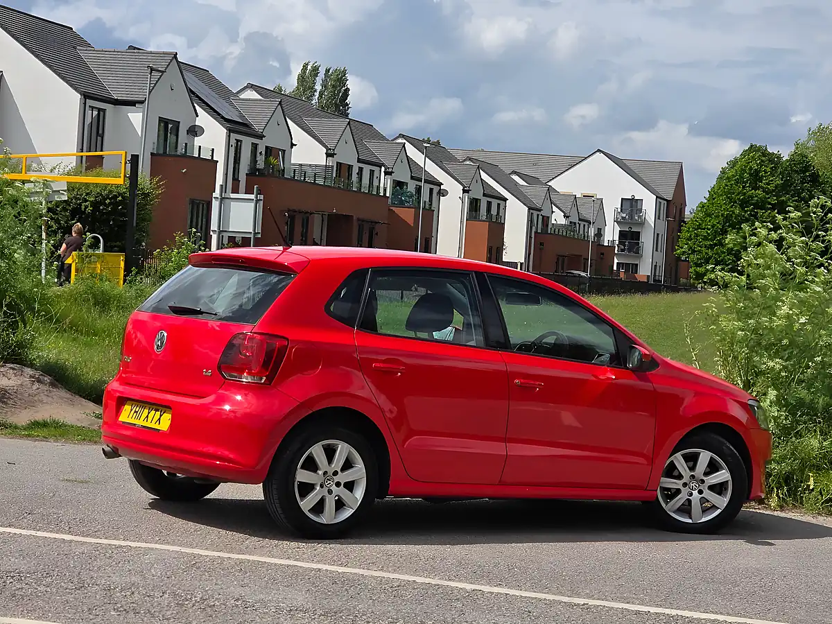 Used 2011 Volkswagen Polo Se Red - Interior and Exterior details 7