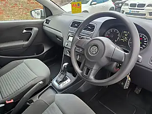 Used 2011 Volkswagen Polo Se Silver - Interior and Exterior details 12