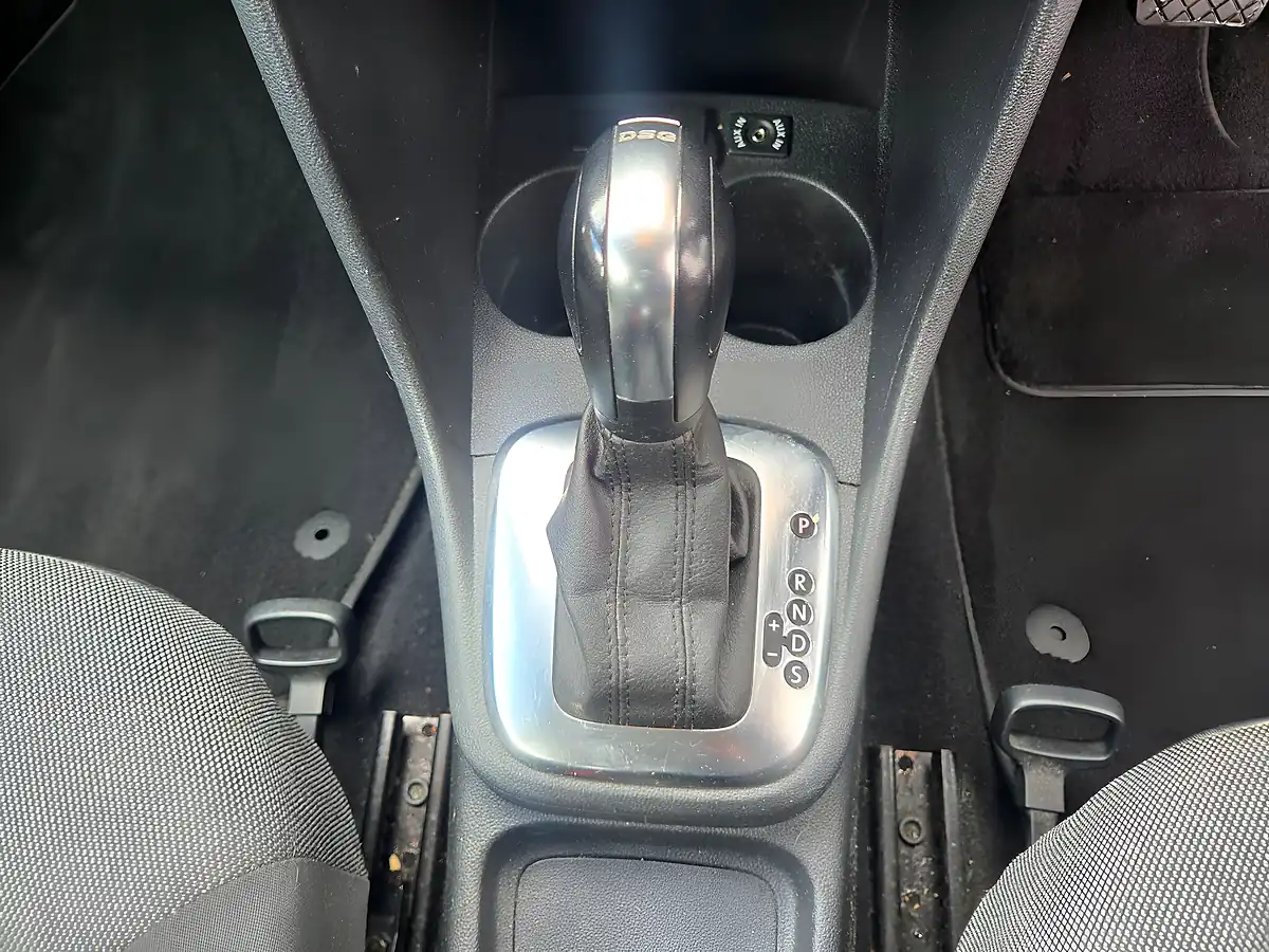 Used 2011 Volkswagen Polo Se Silver - Interior and Exterior details 13