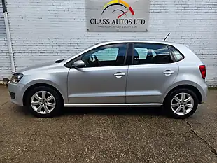 Used 2011 Volkswagen Polo Se Silver - Interior and Exterior details 6