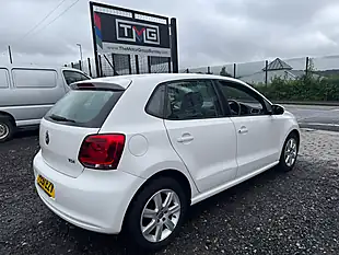 Used 2011 Volkswagen Polo Se White - Interior and Exterior details 10