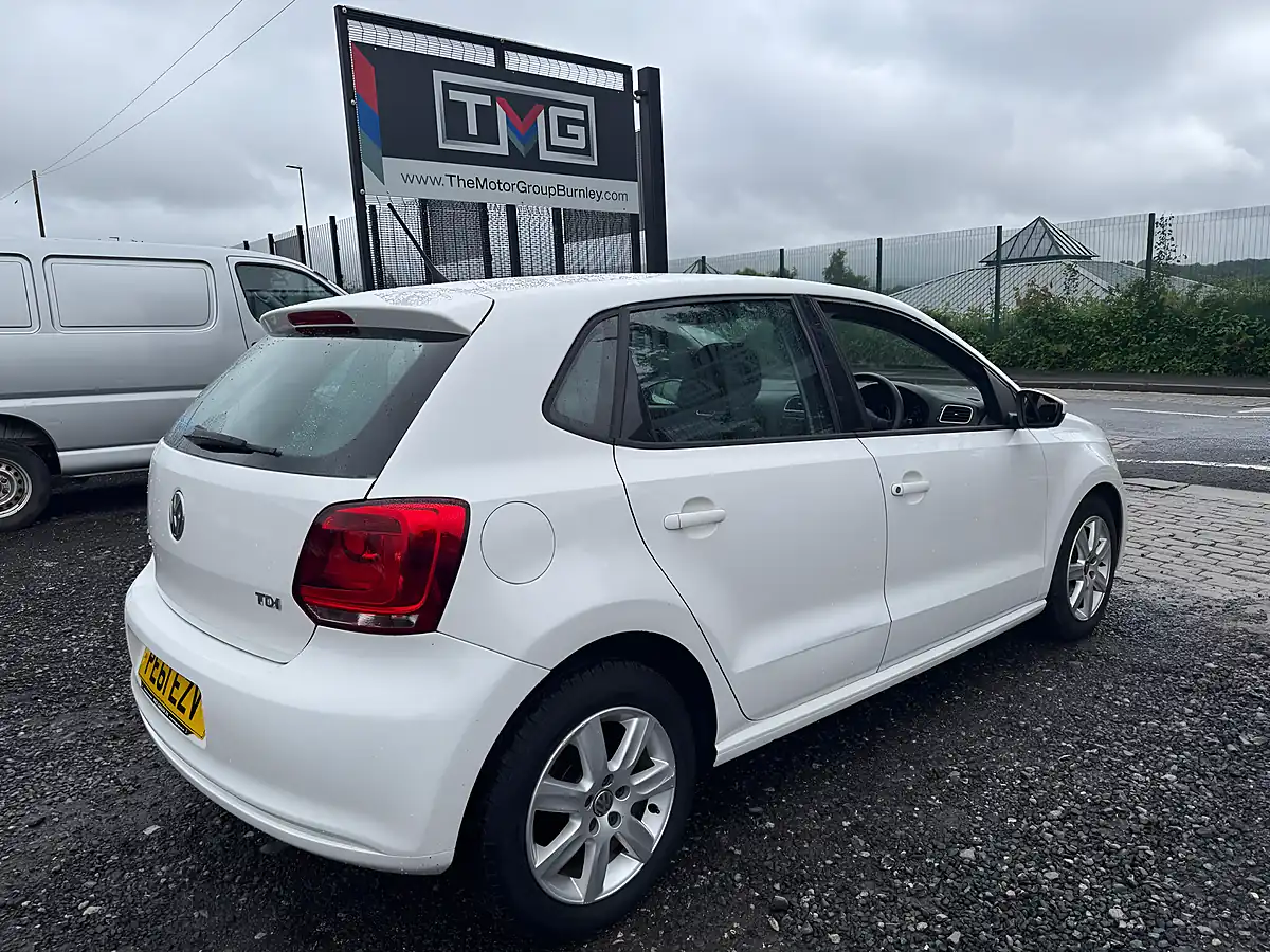 Used 2011 Volkswagen Polo Se White - Interior and Exterior details 10