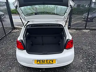Used 2011 Volkswagen Polo Se White - Interior and Exterior details 11