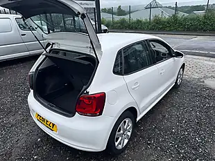 Used 2011 Volkswagen Polo Se White - Interior and Exterior details 12