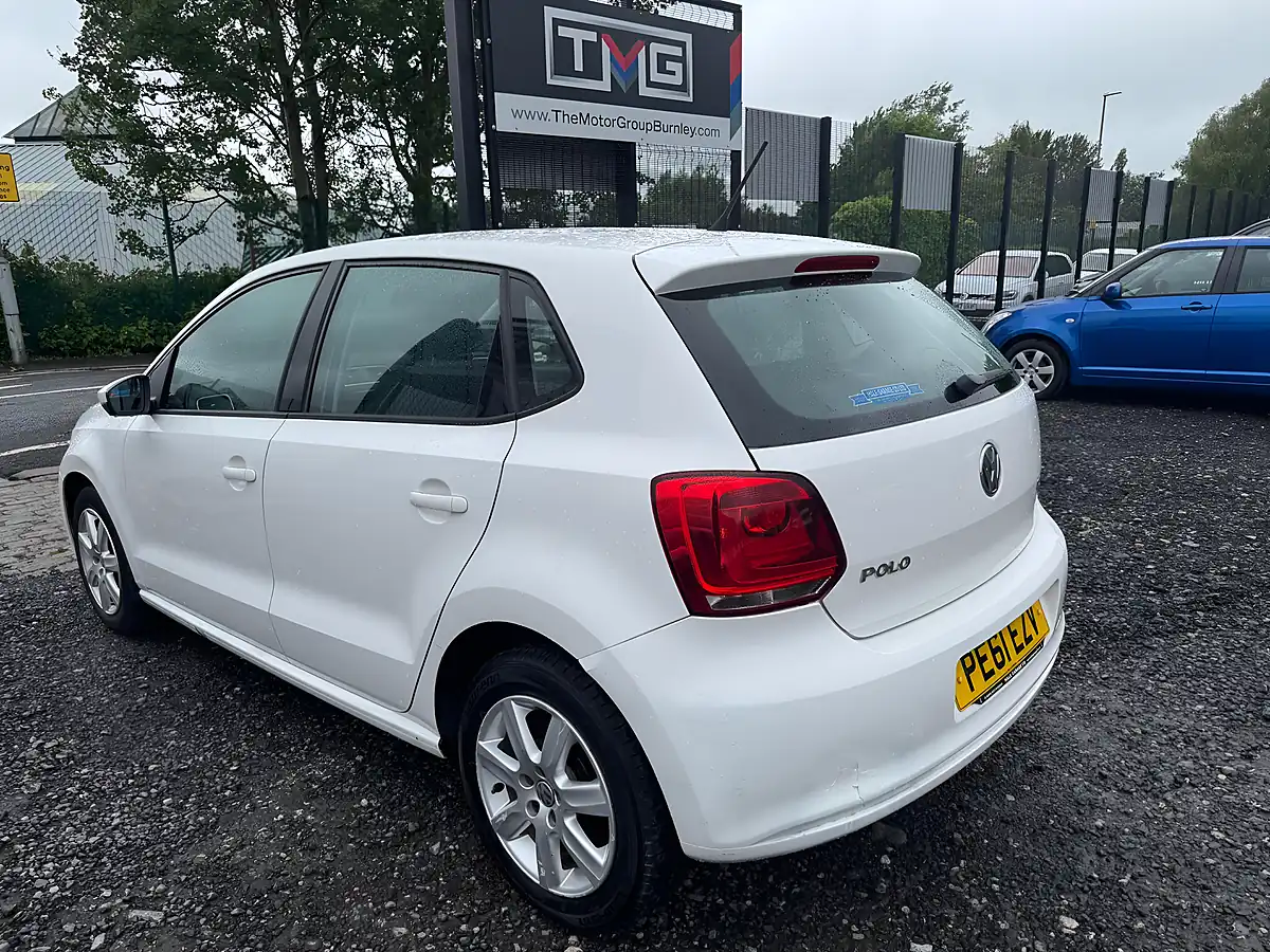 Used 2011 Volkswagen Polo Se White - Interior and Exterior details 3