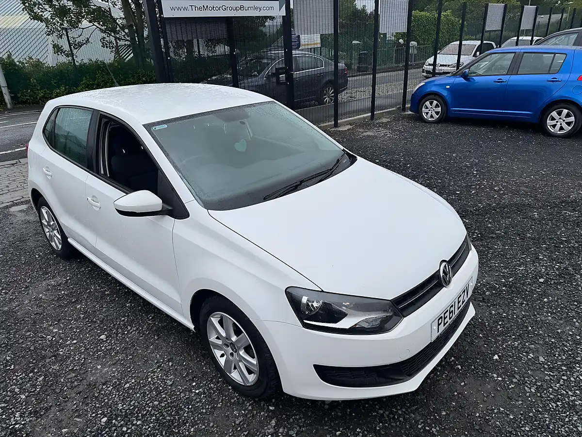 Used 2011 Volkswagen Polo Se White - Interior and Exterior details 6