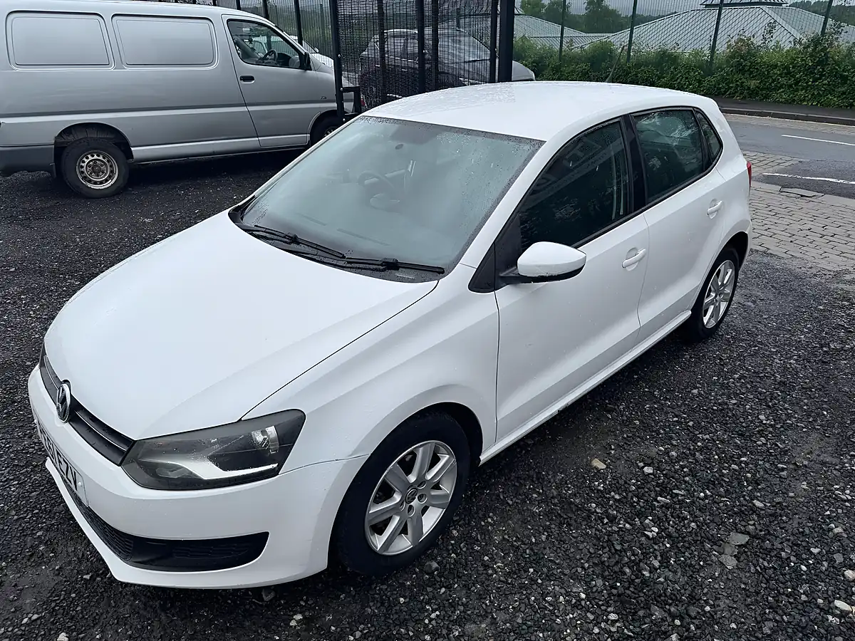 Used 2011 Volkswagen Polo Se White - Interior and Exterior details 7