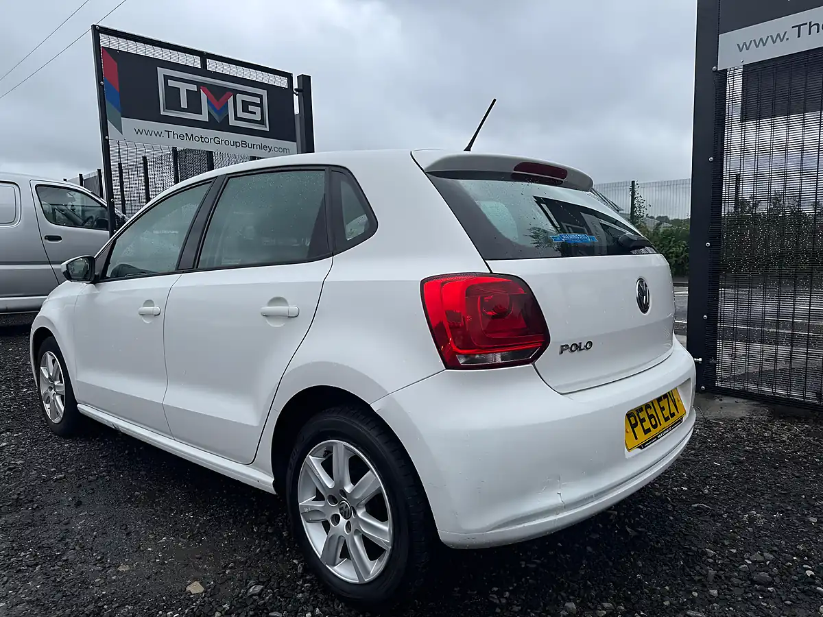 Used 2011 Volkswagen Polo Se White - Interior and Exterior details 8