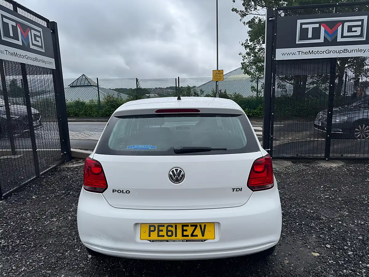 Used 2011 Volkswagen Polo Se White - Interior and Exterior details 9