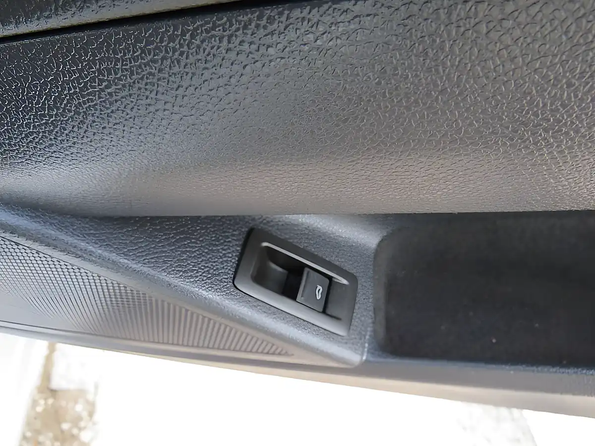 Used 2011 Volkswagen Scirocco Bluemotion Tech White - Interior and Exterior details 14