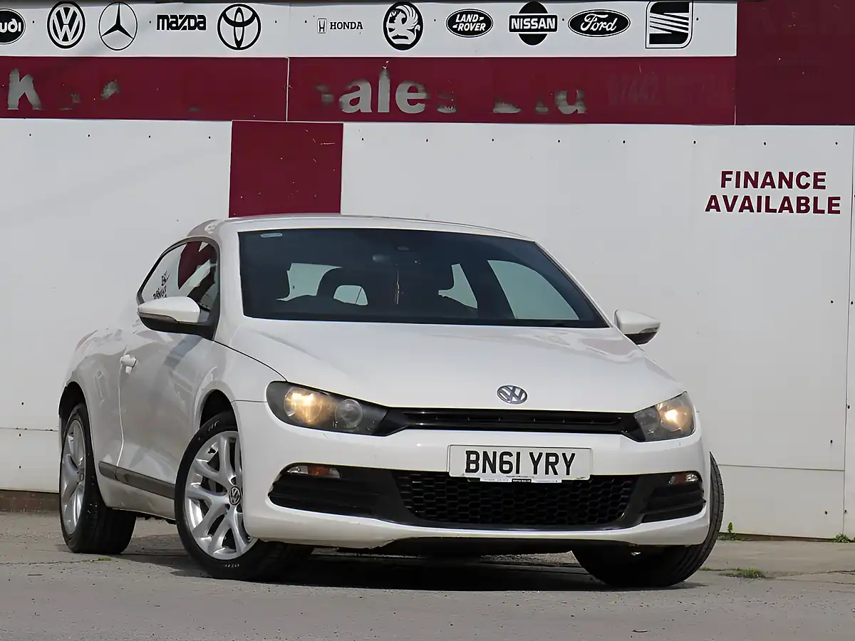 Used 2011 Volkswagen Scirocco Bluemotion Tech White - Interior and Exterior details 16