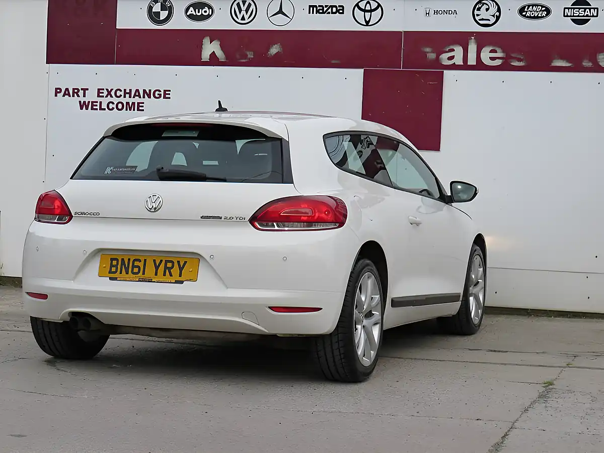 Used 2011 Volkswagen Scirocco Bluemotion Tech White - Interior and Exterior details 17