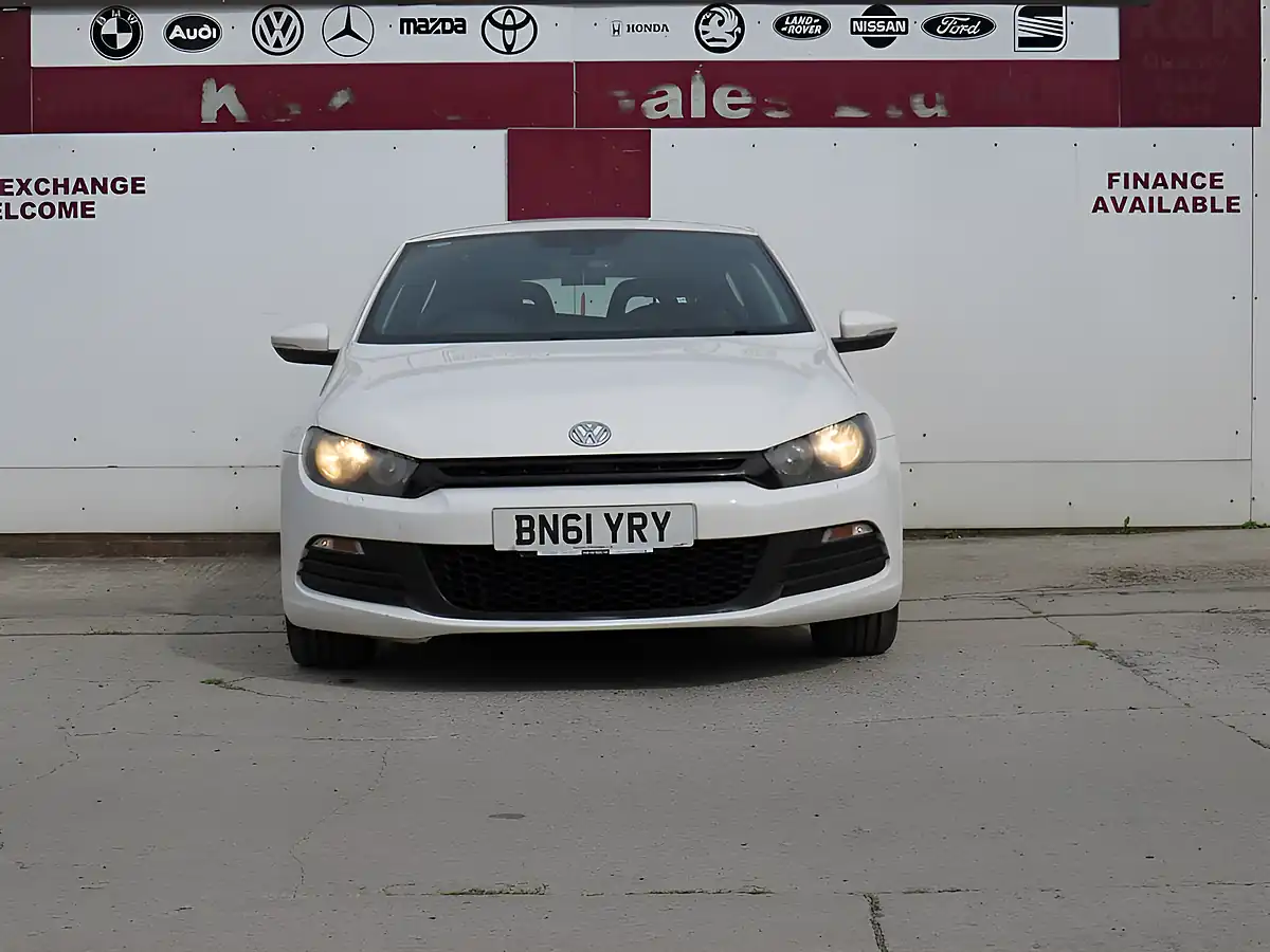 Used 2011 Volkswagen Scirocco Bluemotion Tech White - Interior and Exterior details 18
