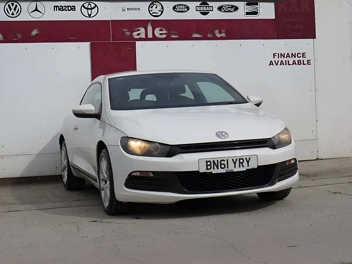 Used 2011 Volkswagen Scirocco Bluemotion Tech White - Interior and Exterior details 19