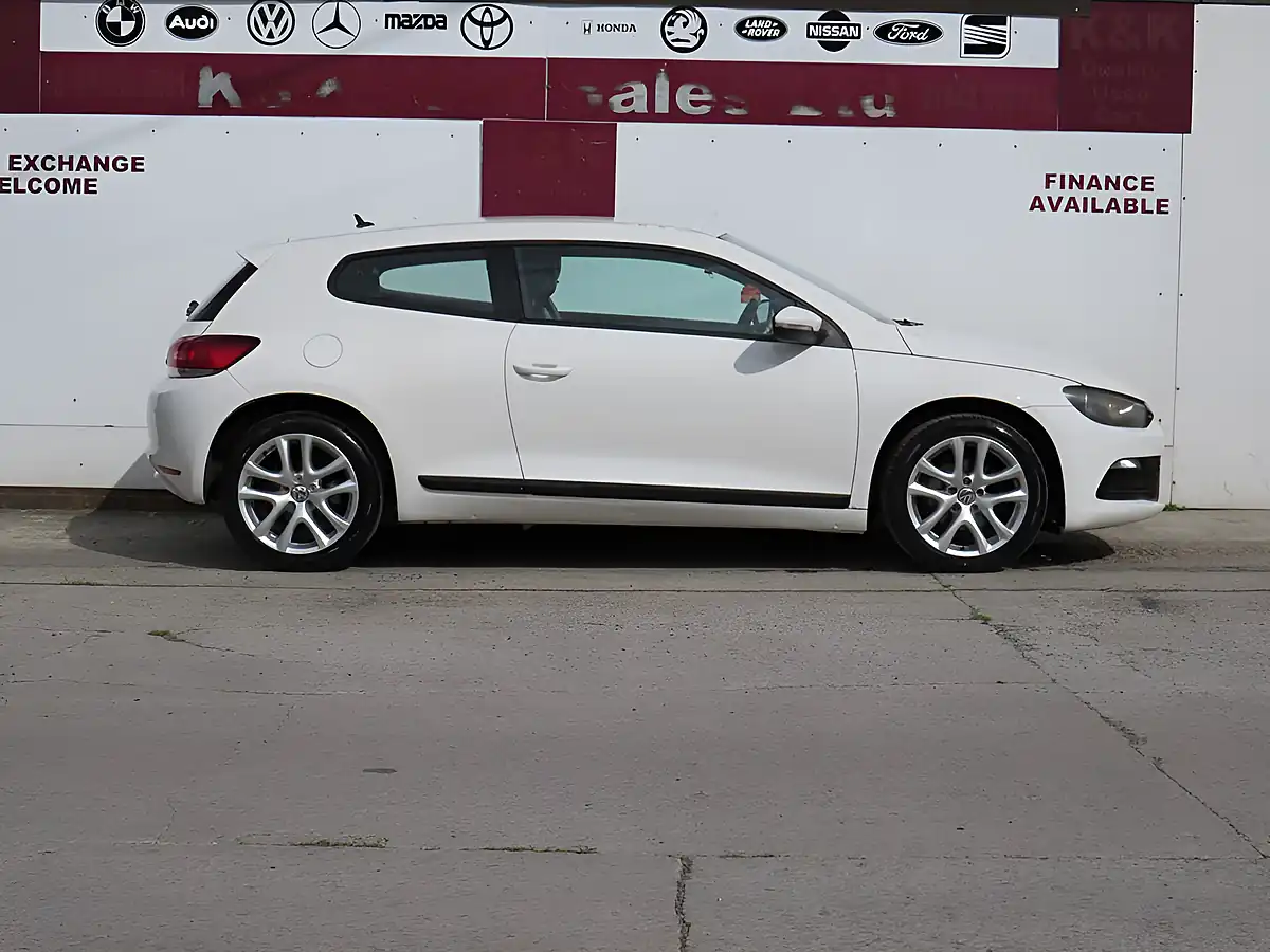 Used 2011 Volkswagen Scirocco Bluemotion Tech White - Interior and Exterior details 3