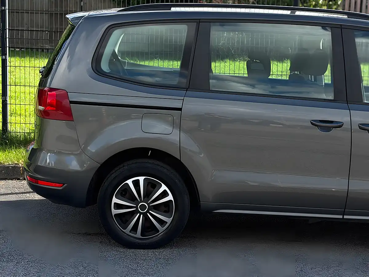 Used 2011 Volkswagen Sharan Bluemotion Tech S Grey - Interior and Exterior details 4