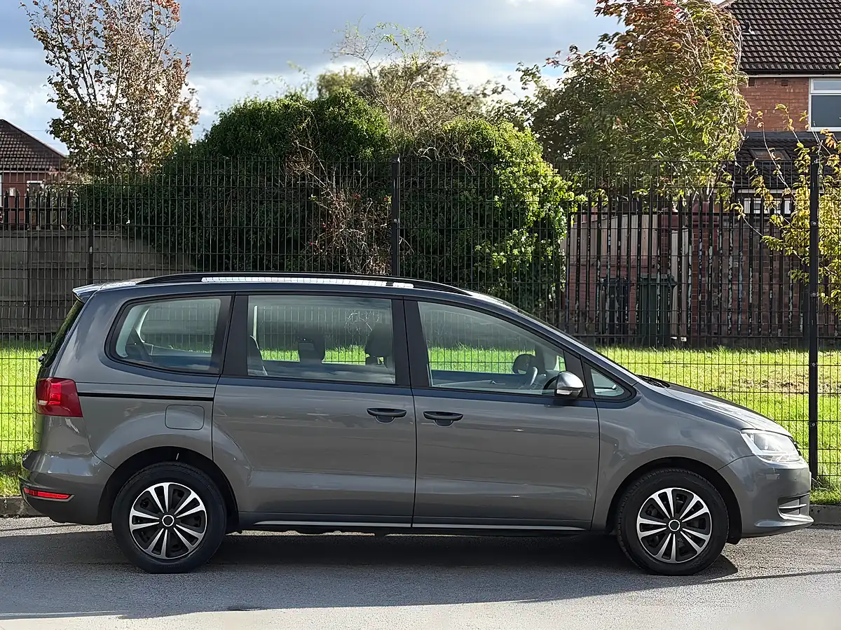Used 2011 Volkswagen Sharan Bluemotion Tech S Grey - Interior and Exterior details 9