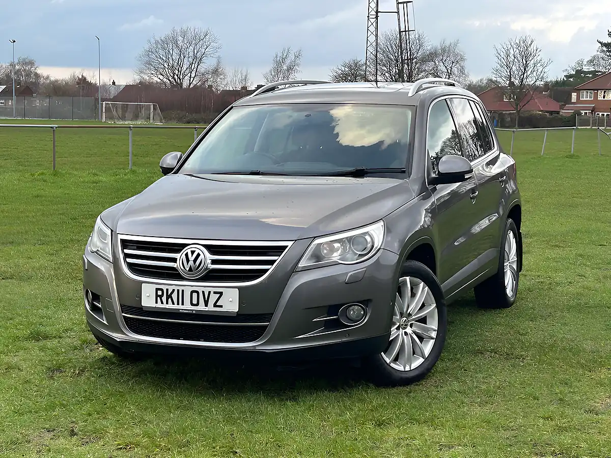 Used 2011 Volkswagen Tiguan Match Grey - Front View