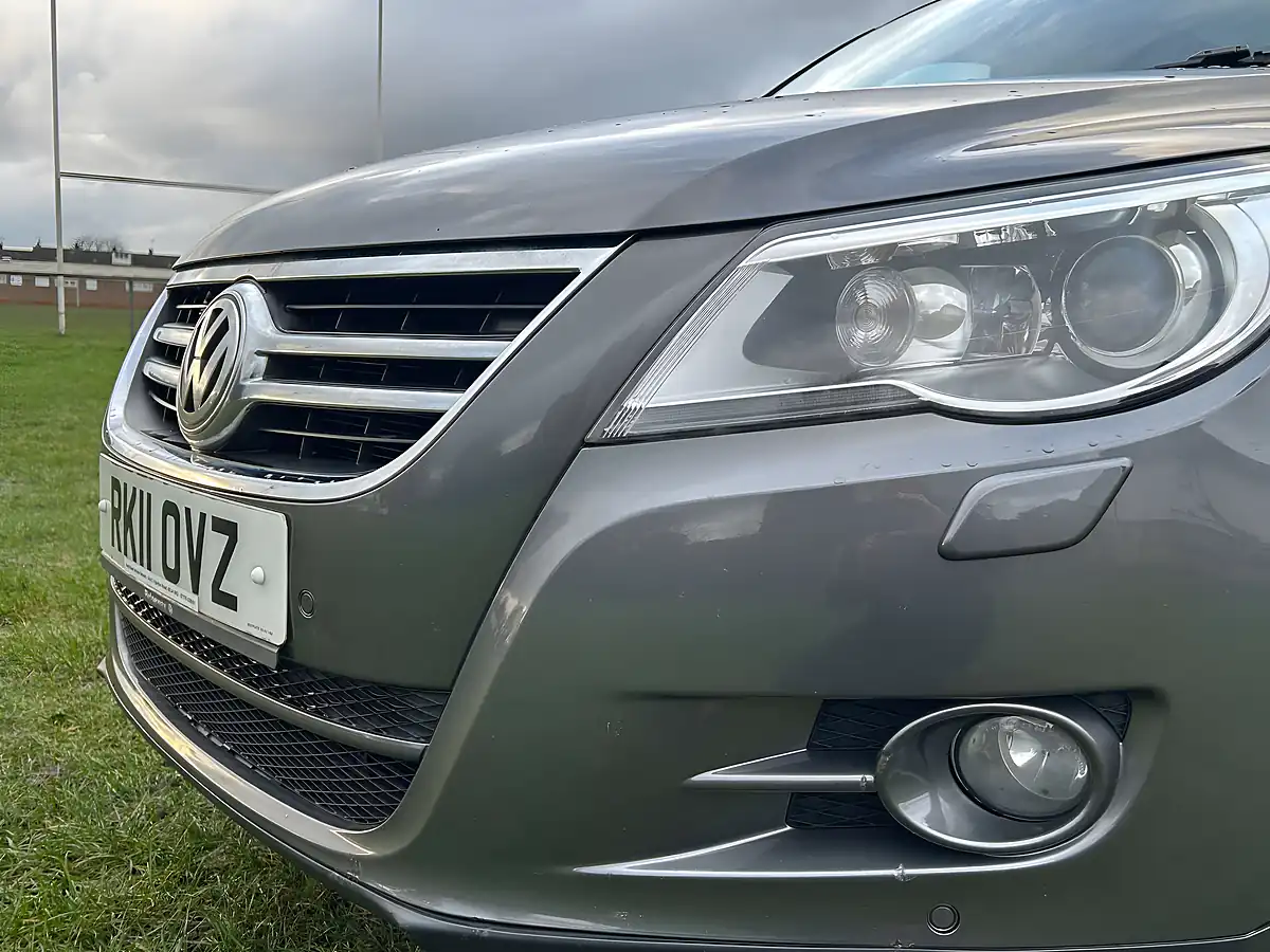Used 2011 Volkswagen Tiguan Match Grey - Interior and Exterior details 10