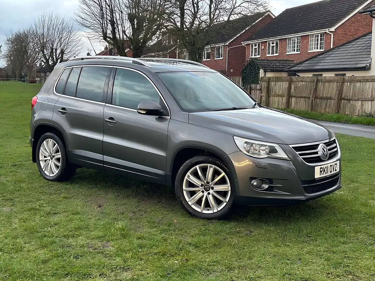 Used 2011 Volkswagen Tiguan Match Grey - Interior and Exterior details 3