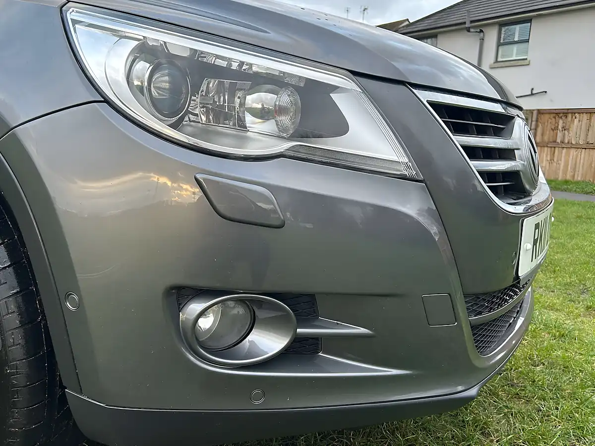 Used 2011 Volkswagen Tiguan Match Grey - Interior and Exterior details 8