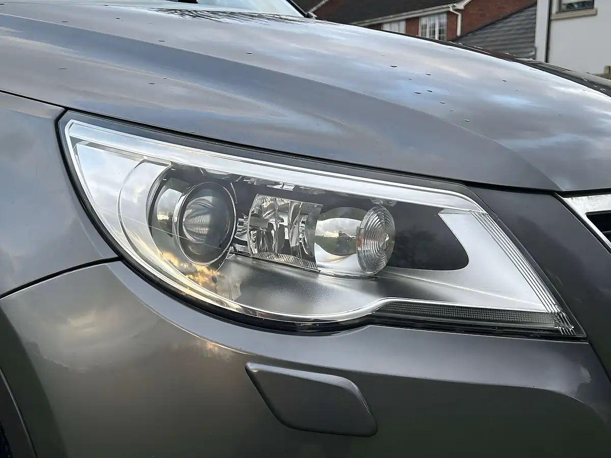 Used 2011 Volkswagen Tiguan Match Grey - Interior and Exterior details 9