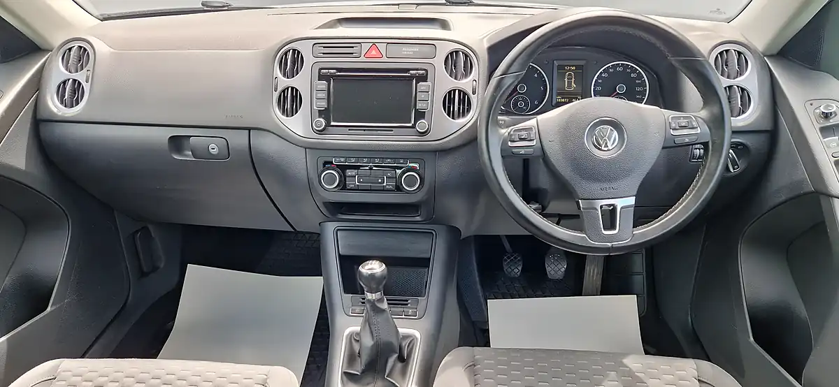 Used 2011 Volkswagen Tiguan Match Silver - Interior and Exterior details 12