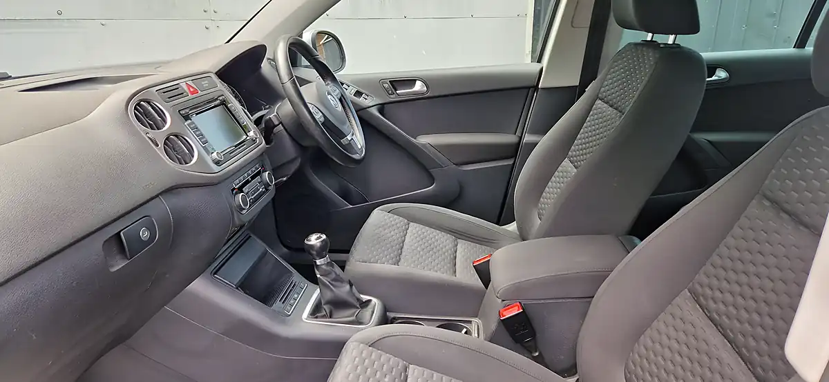 Used 2011 Volkswagen Tiguan Match Silver - Interior and Exterior details 14
