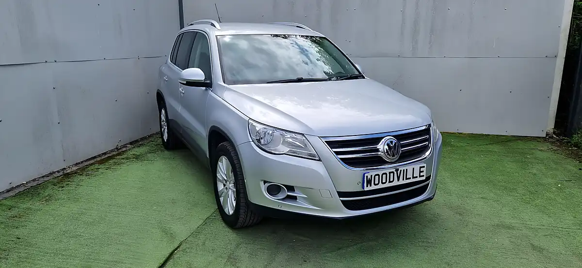 Used 2011 Volkswagen Tiguan Match Silver - Interior and Exterior details 3