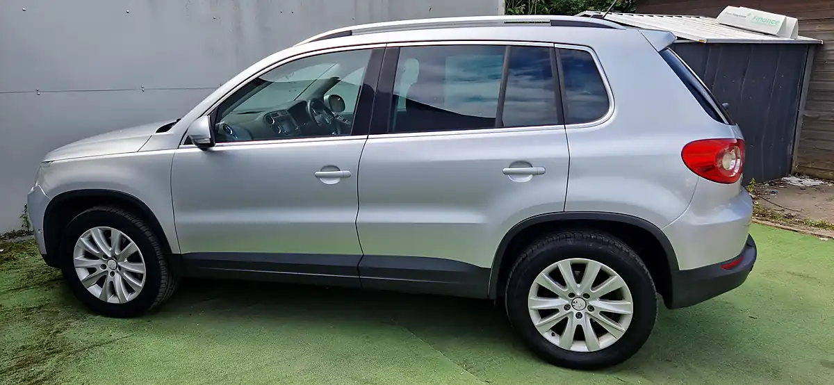 Used 2011 Volkswagen Tiguan Match Silver - Interior and Exterior details 5