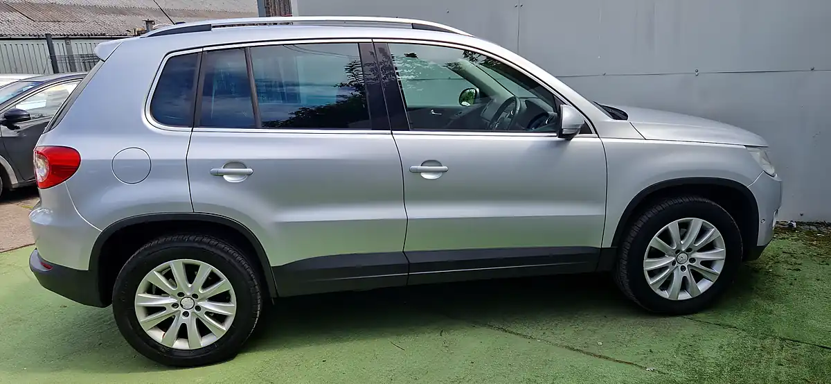 Used 2011 Volkswagen Tiguan Match Silver - Interior and Exterior details 6