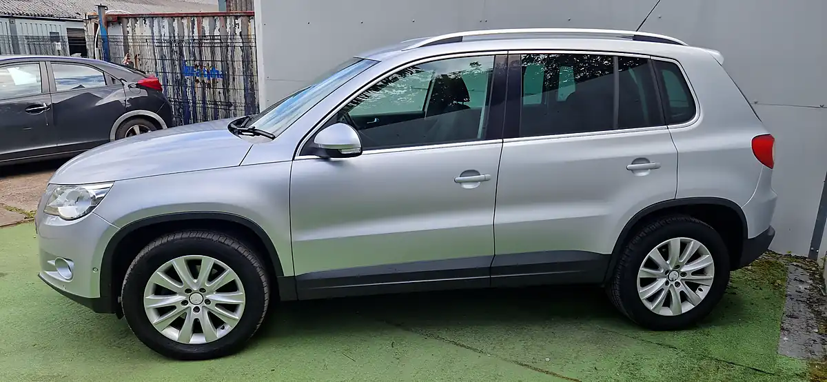 Used 2011 Volkswagen Tiguan Match Silver - Interior and Exterior details 7