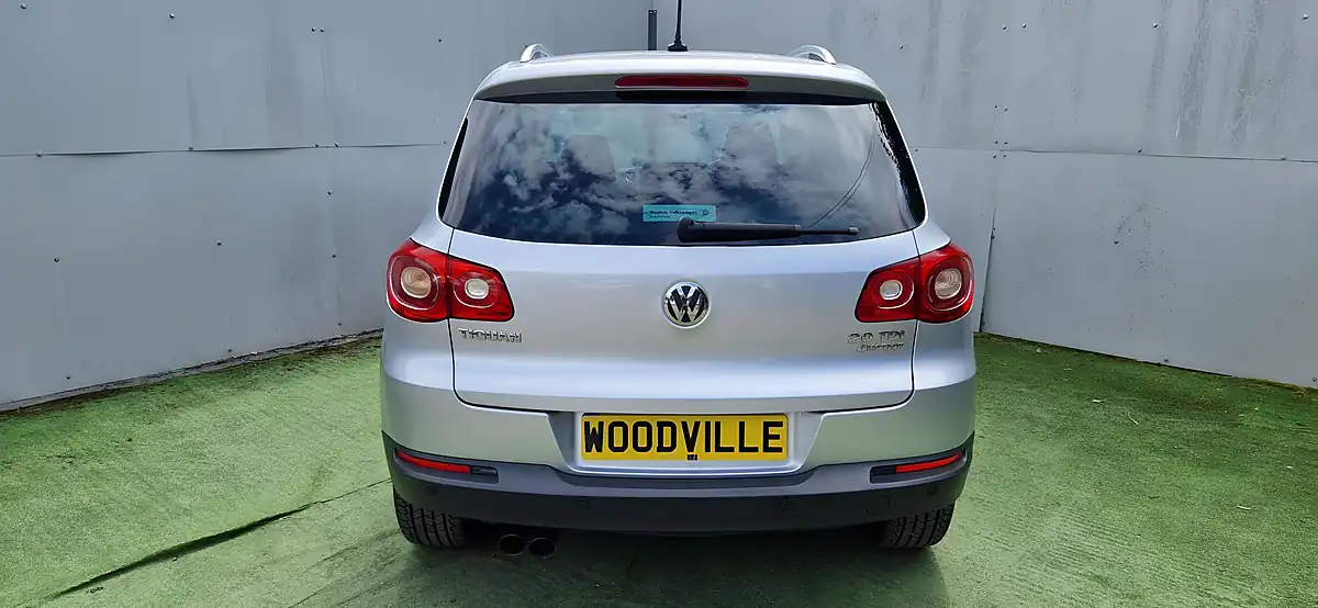 Used 2011 Volkswagen Tiguan Match Silver - Interior and Exterior details 9