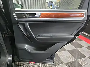 Used 2011 Volkswagen Touareg Se Black - Interior and Exterior details 16