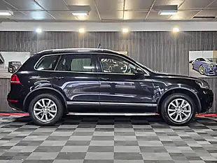 Used 2011 Volkswagen Touareg Se Black - Interior and Exterior details 2