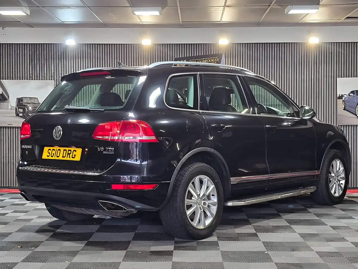 Used 2011 Volkswagen Touareg Se Black - Interior and Exterior details 3